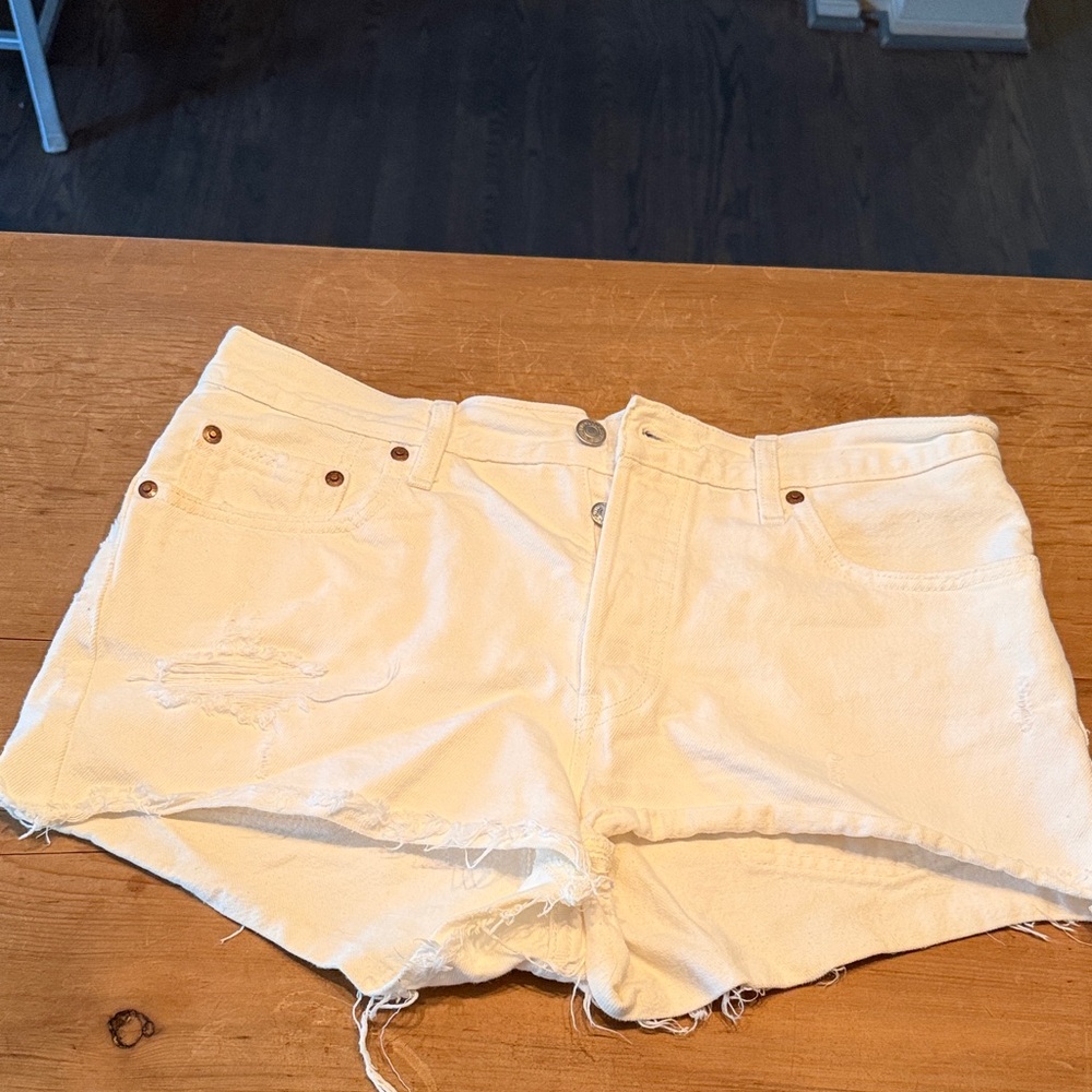 Levi's Cream Denim Women's Shorts